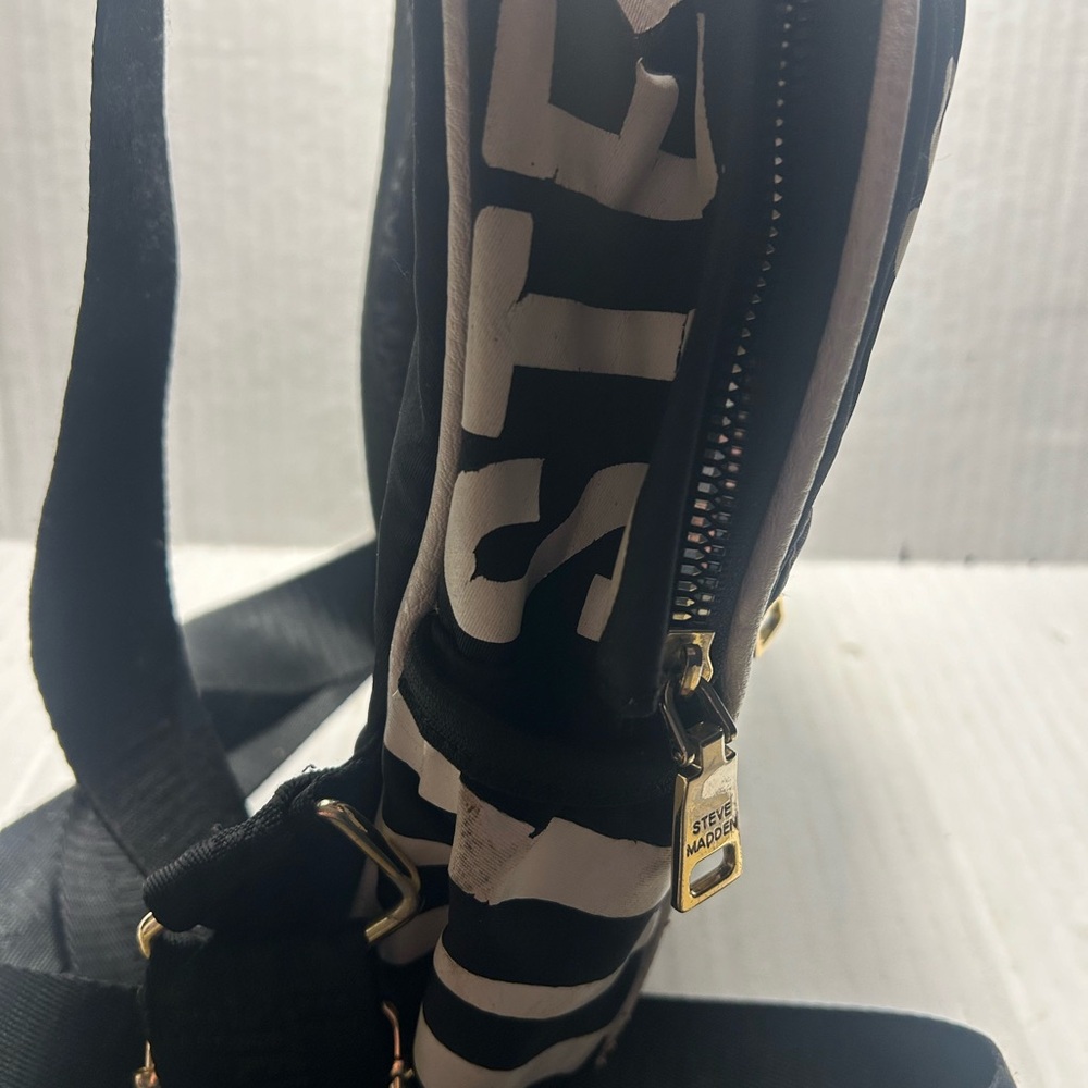 Woman’s Steve Madden black and white striped backpack pocketbook purse - Picture 4 of 10